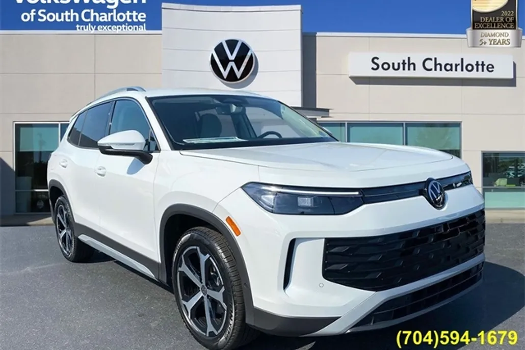 2025 Volkswagen Tiguan SE photo 1
