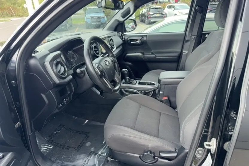2018 Toyota Tacoma TRD Off-Road photo 1