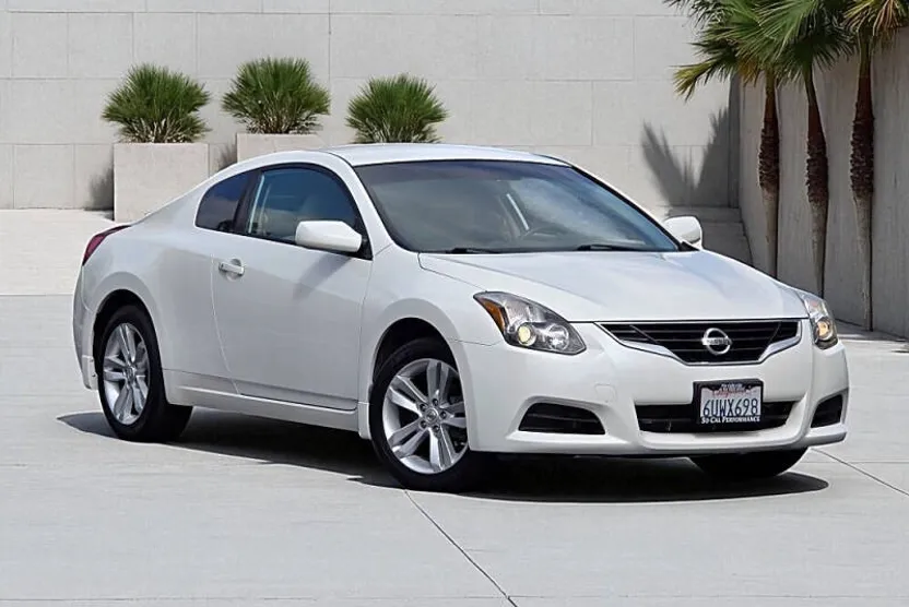 2012 Nissan Altima 2.5 S photo 1