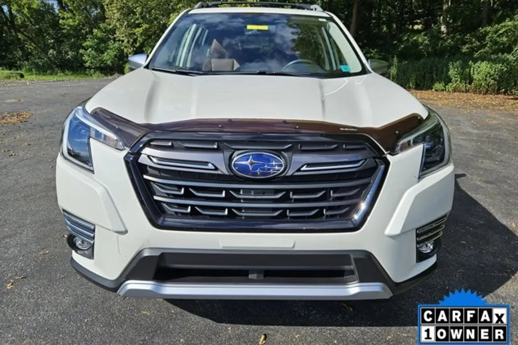 2022 Subaru Forester Touring photo 1