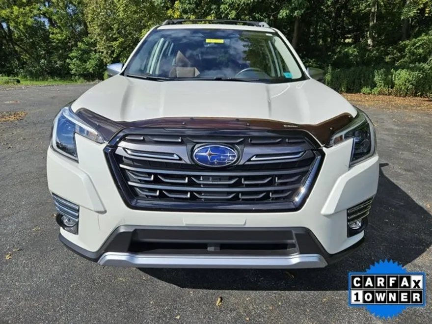 2022 Subaru Forester Touring photo 1