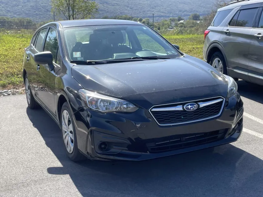 2019 Subaru Impreza 2.0i photo 1