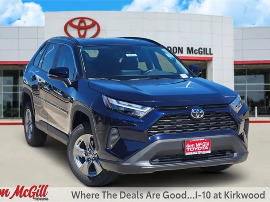2025 Toyota RAV4 XLE photo 1