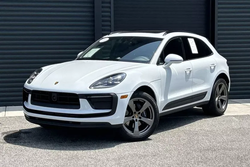 2025 Porsche Macan Base photo 1
