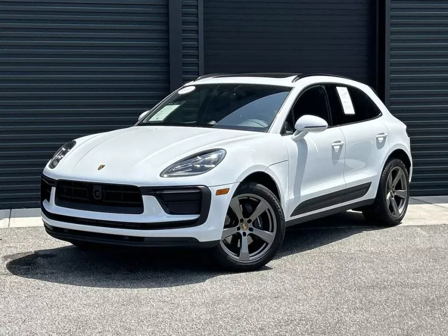 2025 Porsche Macan Base photo 1
