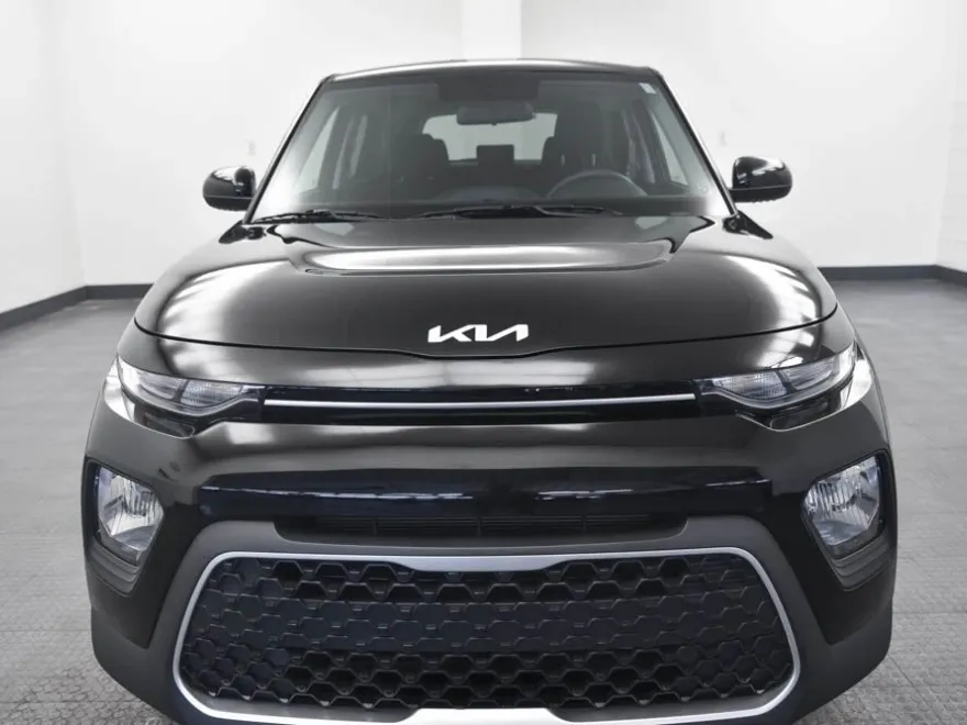 2022 Kia Soul LX photo 1