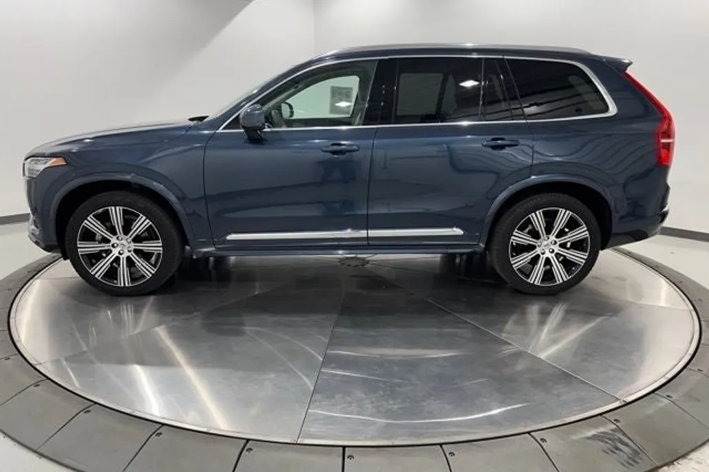 2023 Volvo XC90 AWD Ultimate photo 1