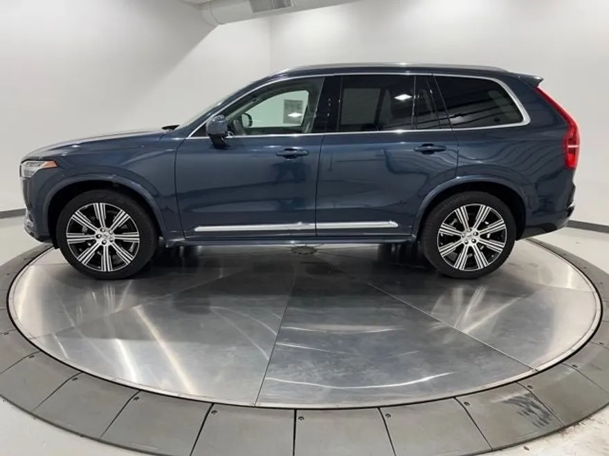 2023 Volvo XC90 AWD Ultimate photo 1