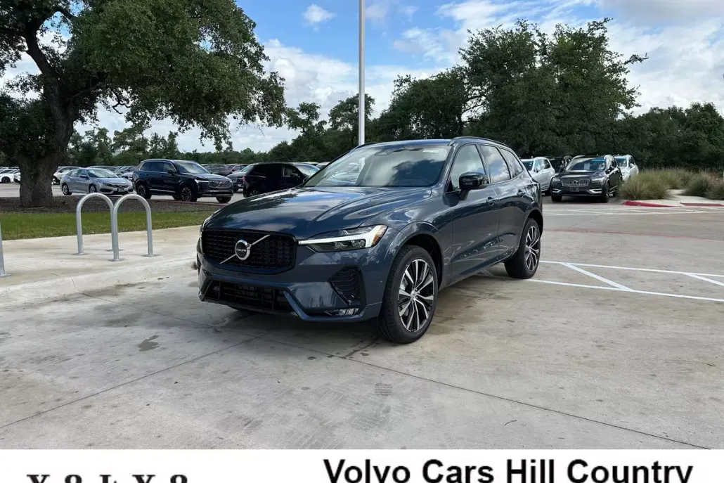 2025 Volvo XC60 B5 Plus photo 1