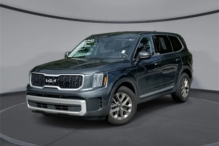 2023 Kia Telluride LX photo 1