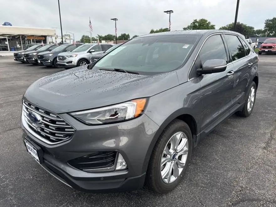 2022 Ford Edge Titanium photo 1