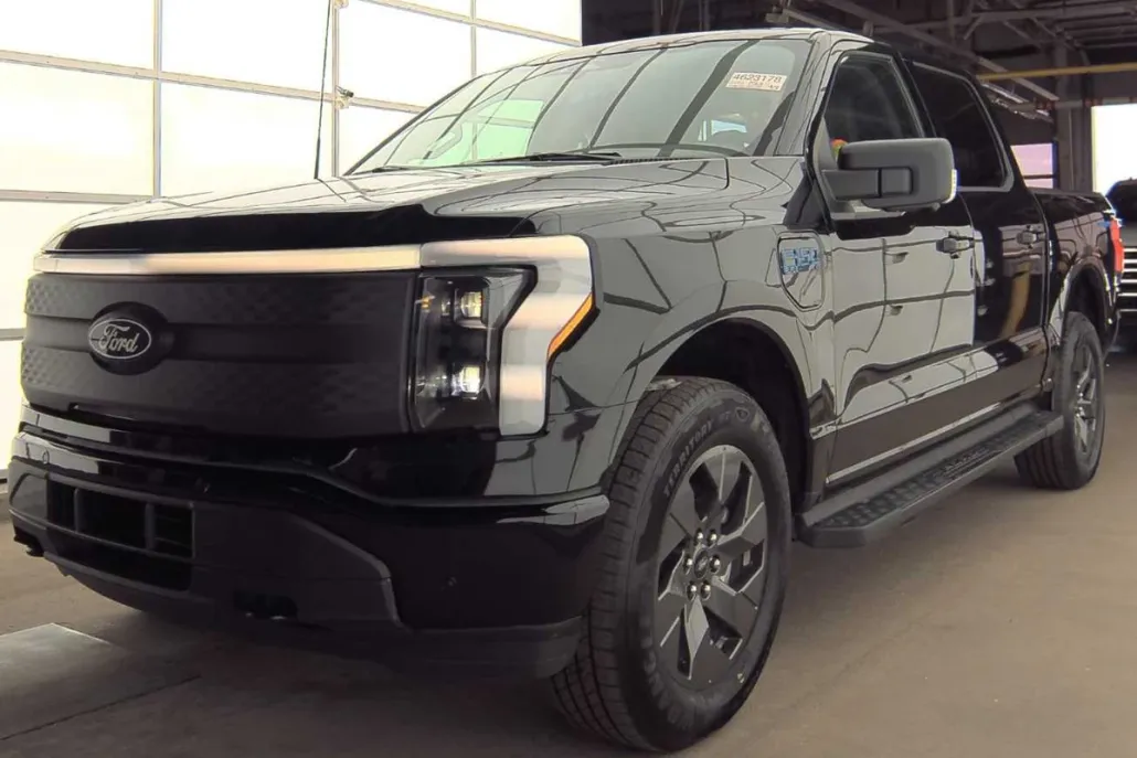 2024 Ford F-150 Lightning photo 1