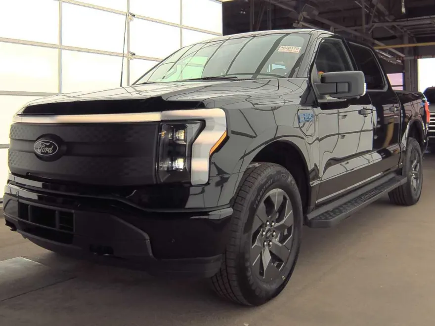 2024 Ford F-150 Lightning photo 1