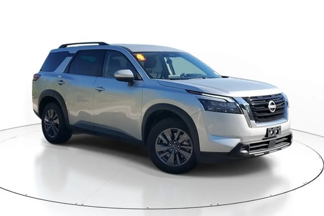 2024 Nissan Pathfinder SV photo 1