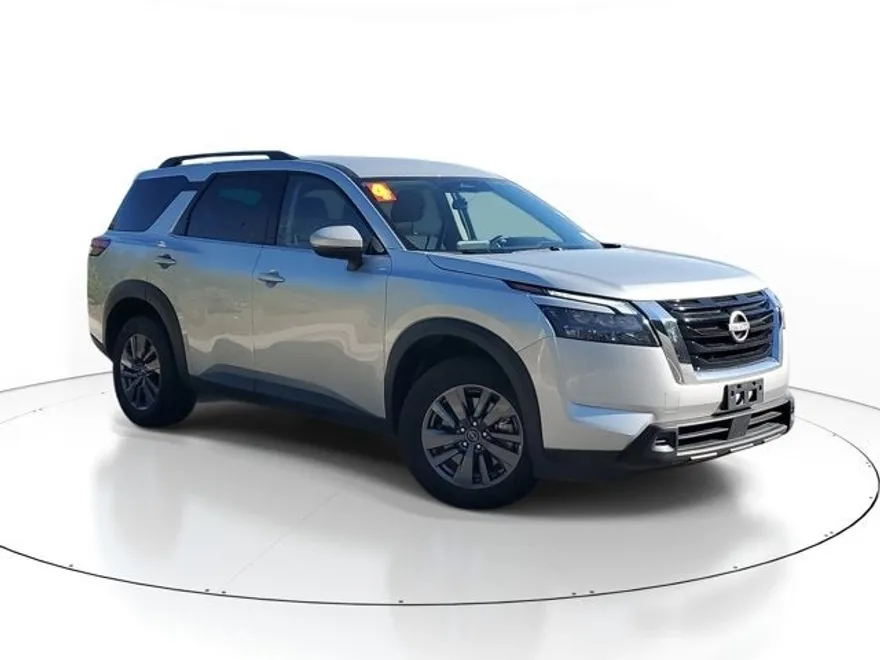 2024 Nissan Pathfinder SV photo 1