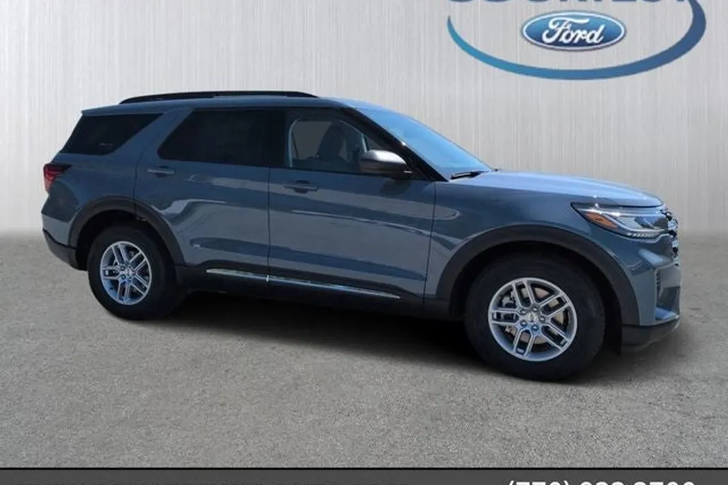 2025 Ford Explorer photo 1