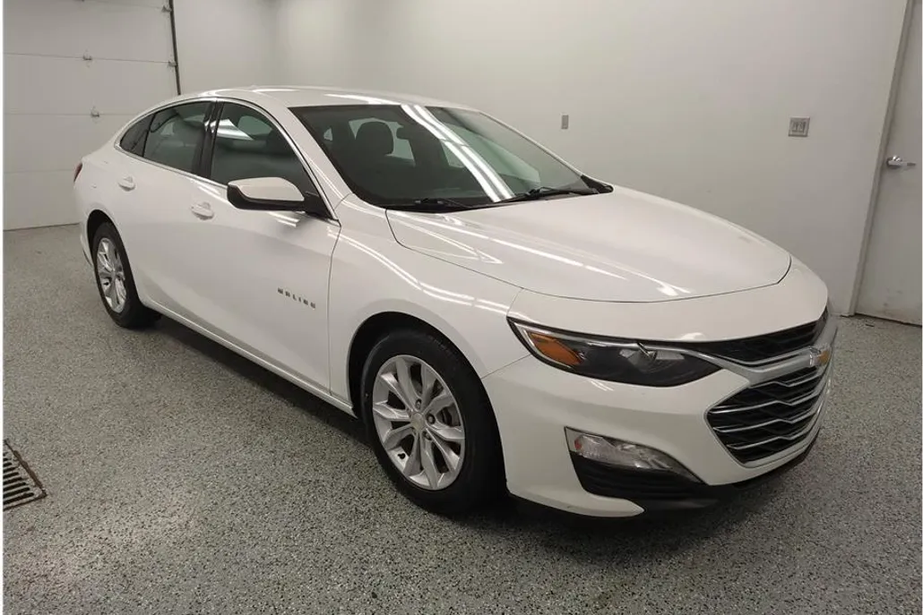 2023 Chevrolet Malibu 1LT photo 1