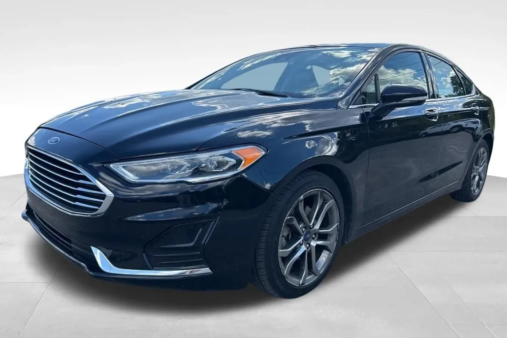 2020 Ford Fusion SEL photo 1