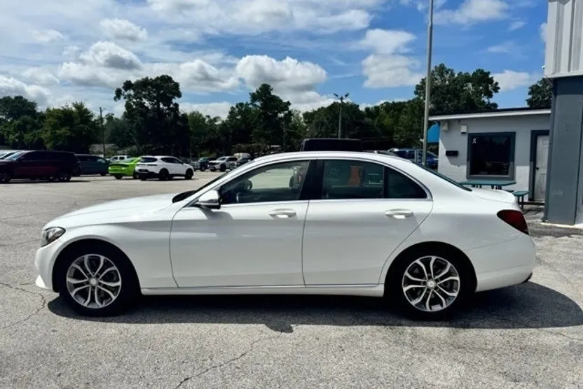 2016 Mercedes Benz C 300 photo 1