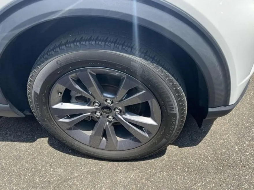 2022 Ford Explorer XLT photo 1