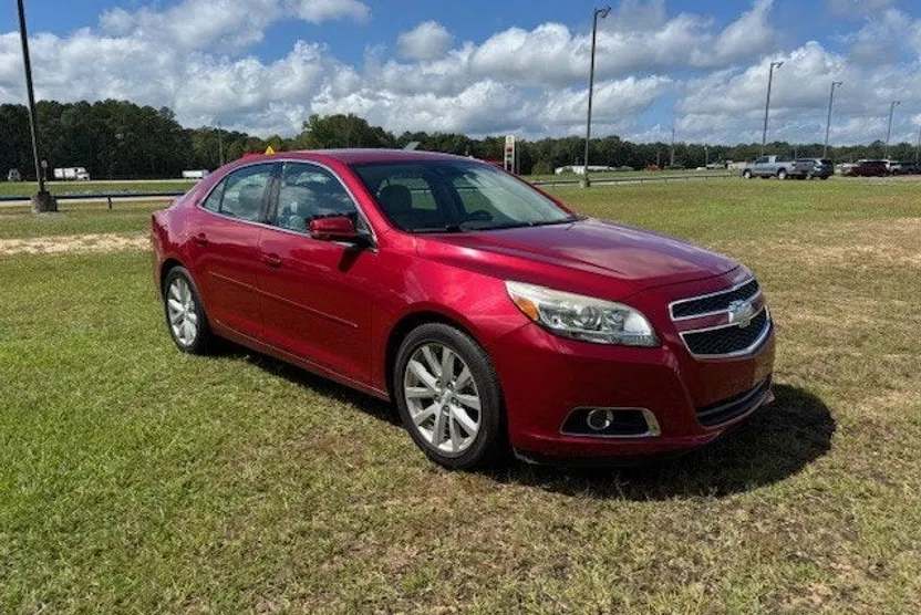 2013 Chevrolet Malibu 2LT photo 1