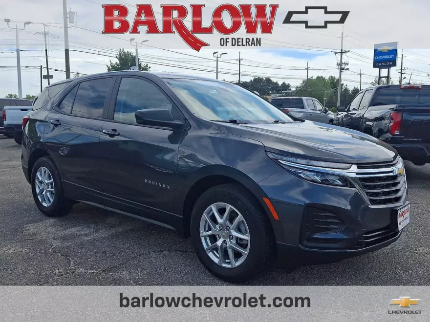 2022 Chevrolet Equinox LS photo 1