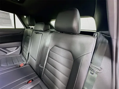 2024 Volkswagen Atlas Cross Sport SEL R-Line photo 4