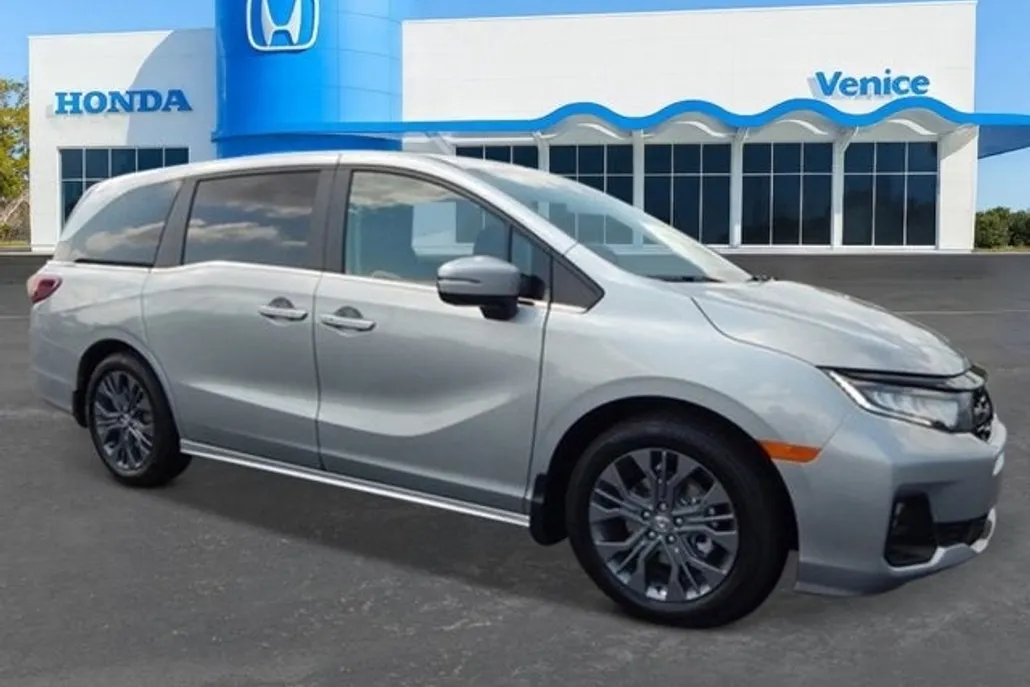 2026 Honda Odyssey Touring photo 1