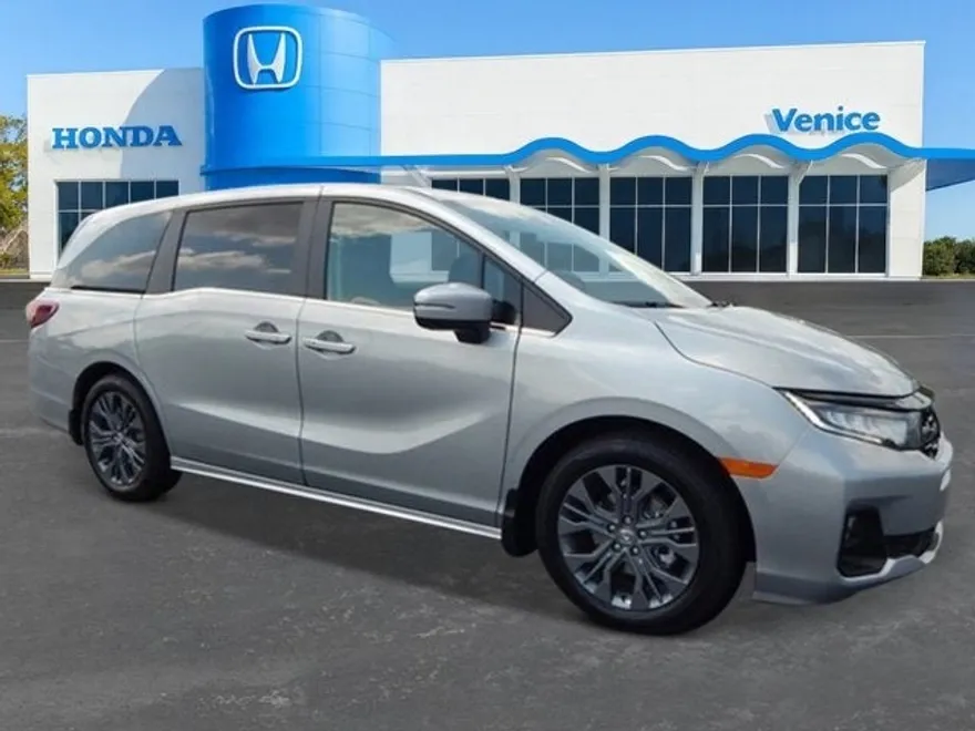 2026 Honda Odyssey Touring photo 1