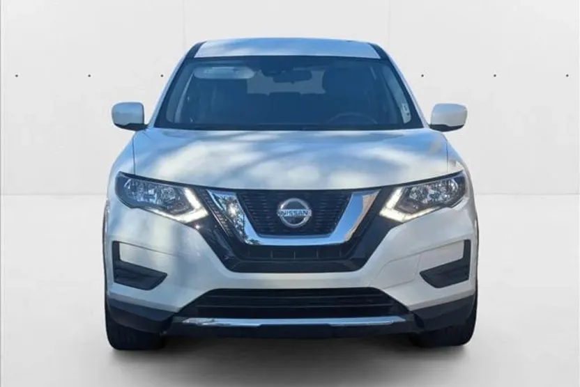 2019 Nissan Rogue S photo 1
