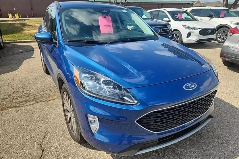 2022 Ford Escape Titanium photo 1