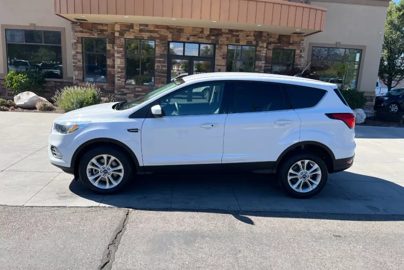 2019 Ford Escape SE photo 1