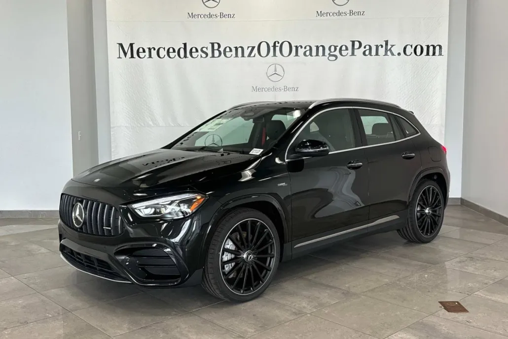 2025 Mercedes Benz GLA AMG 35 4MATIC photo 1