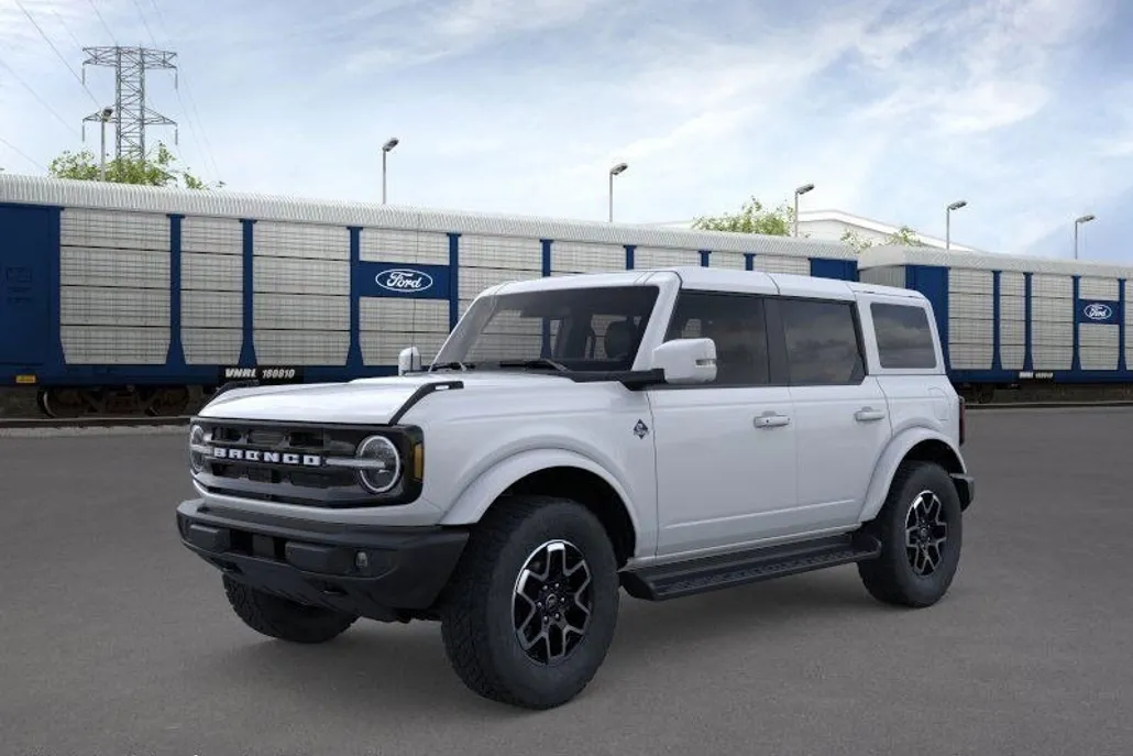 2025 Ford Bronco Outer Banks photo 1