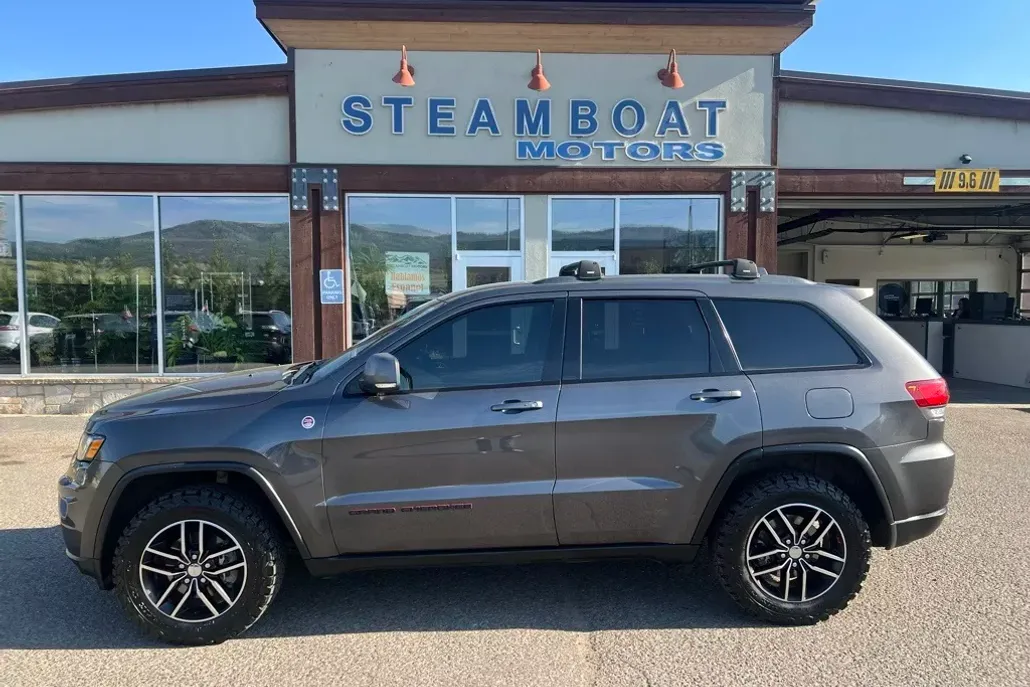 2017 Jeep Grand Cherokee Trailhawk photo 1