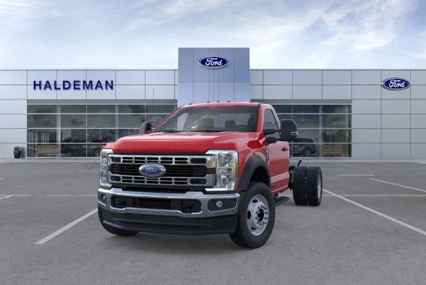 2025 Ford F-550 photo 1