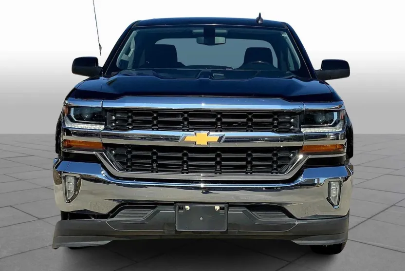 2018 Chevrolet Silverado 1500 LT photo 1