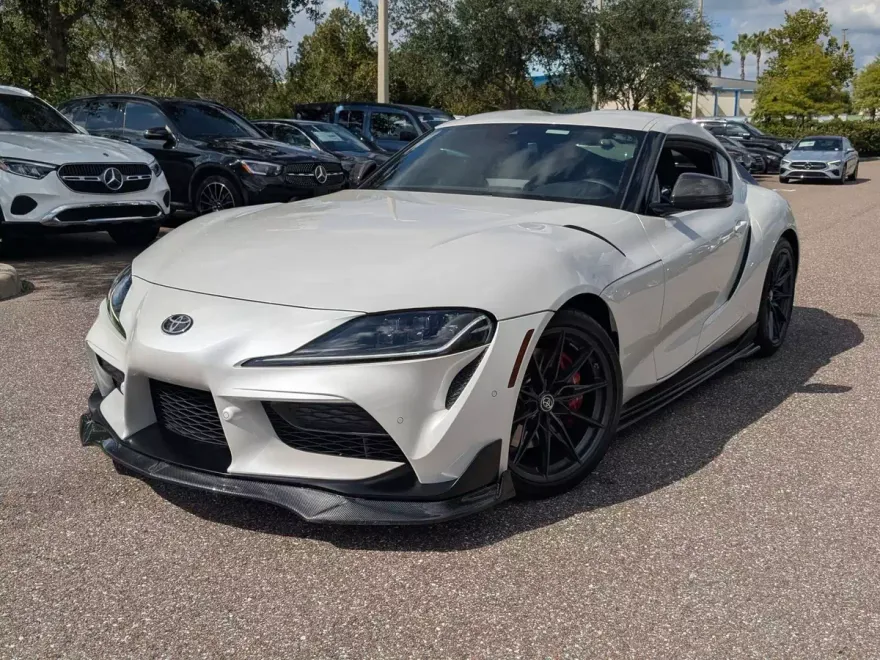 2025 Toyota Supra 3.0 Premium photo 1