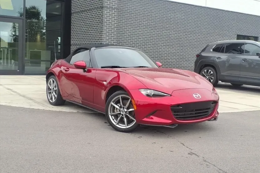 2023 Mazda MX-5 Miata Miata Grand Touring photo 1