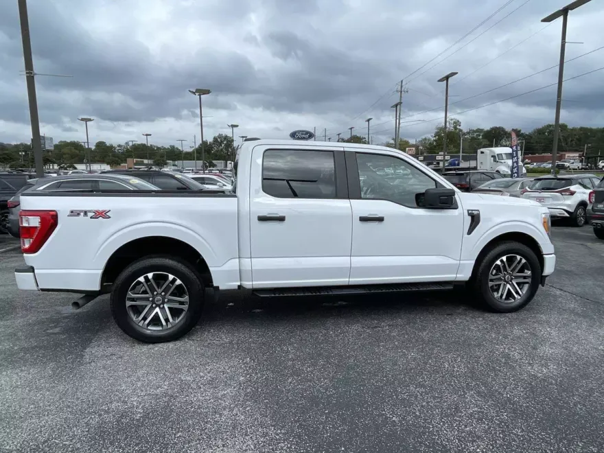 2022 Ford F-150 XL photo 1