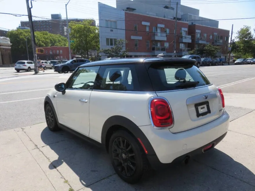 2015 Mini Cooper 2 Door Hardtop photo 1