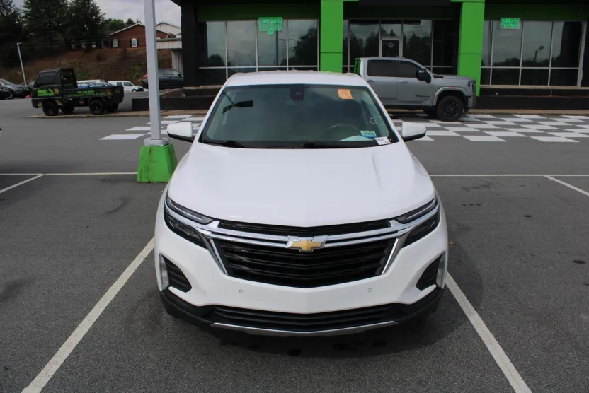2022 Chevrolet Equinox LT photo 1