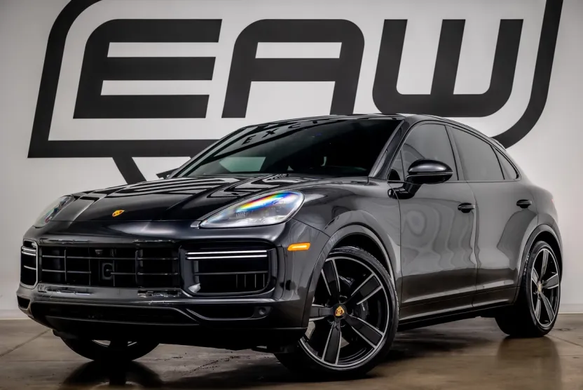 2023 Porsche Cayenne Turbo Coupe photo 1