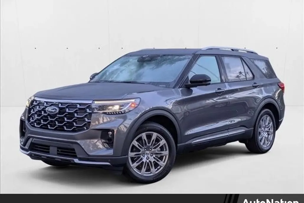 2025 Ford Explorer Platinum photo 1