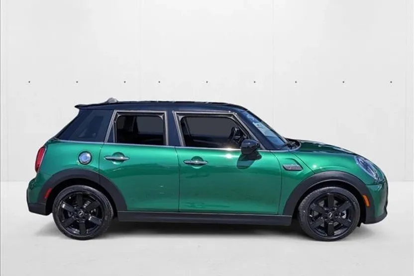 2023 Mini Cooper Hardtop S 4 Door photo 1
