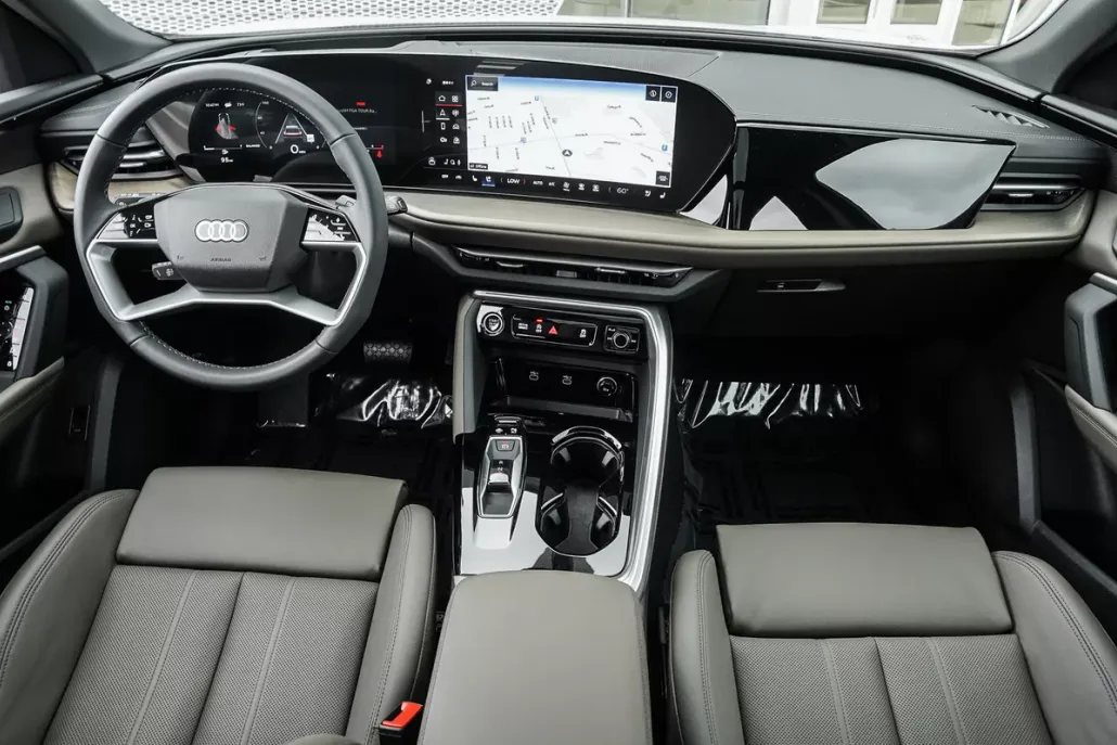 2025 Audi Q5 Premium Plus photo 1