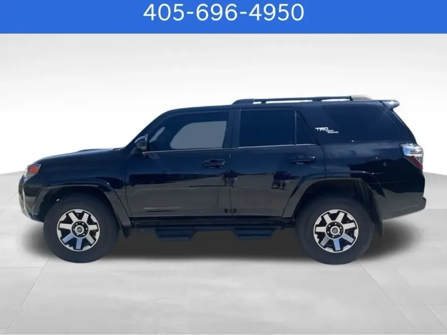 2022 Toyota 4Runner TRD Off-Road photo 1