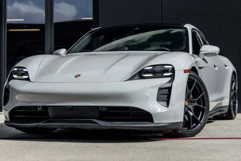 2023 Porsche Taycan GTS photo 1