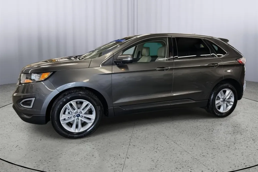 2016 Ford Edge SEL photo 1