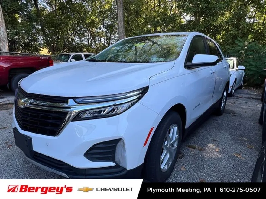 2022 Chevrolet Equinox LT photo 1